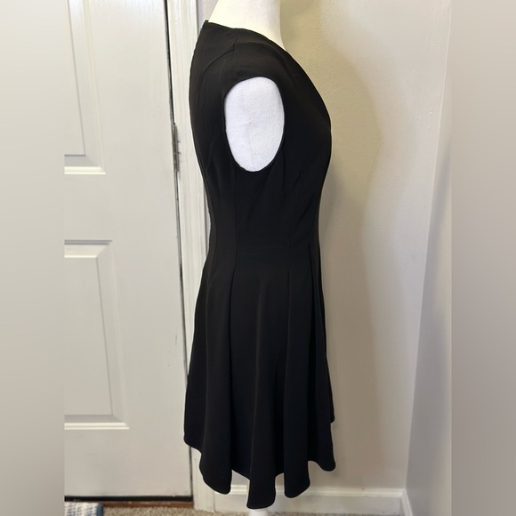 Theory Black Sleeveless Dress women’s Size 6 - Picture 7 of 13